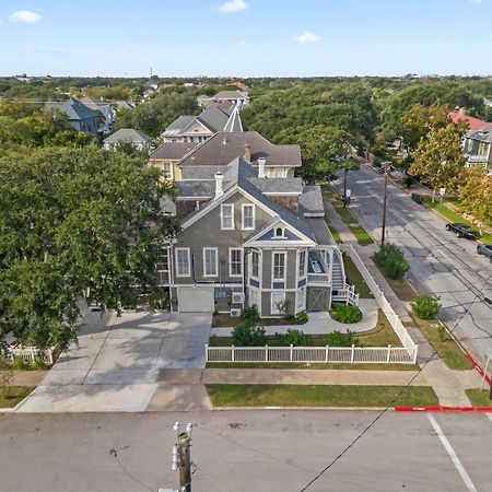 Historic Galveston Family Beach Home With 3 King Beds Buitenkant foto