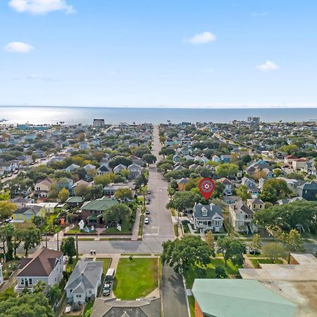 Historic Galveston Family Beach Home With 3 King Beds Buitenkant foto