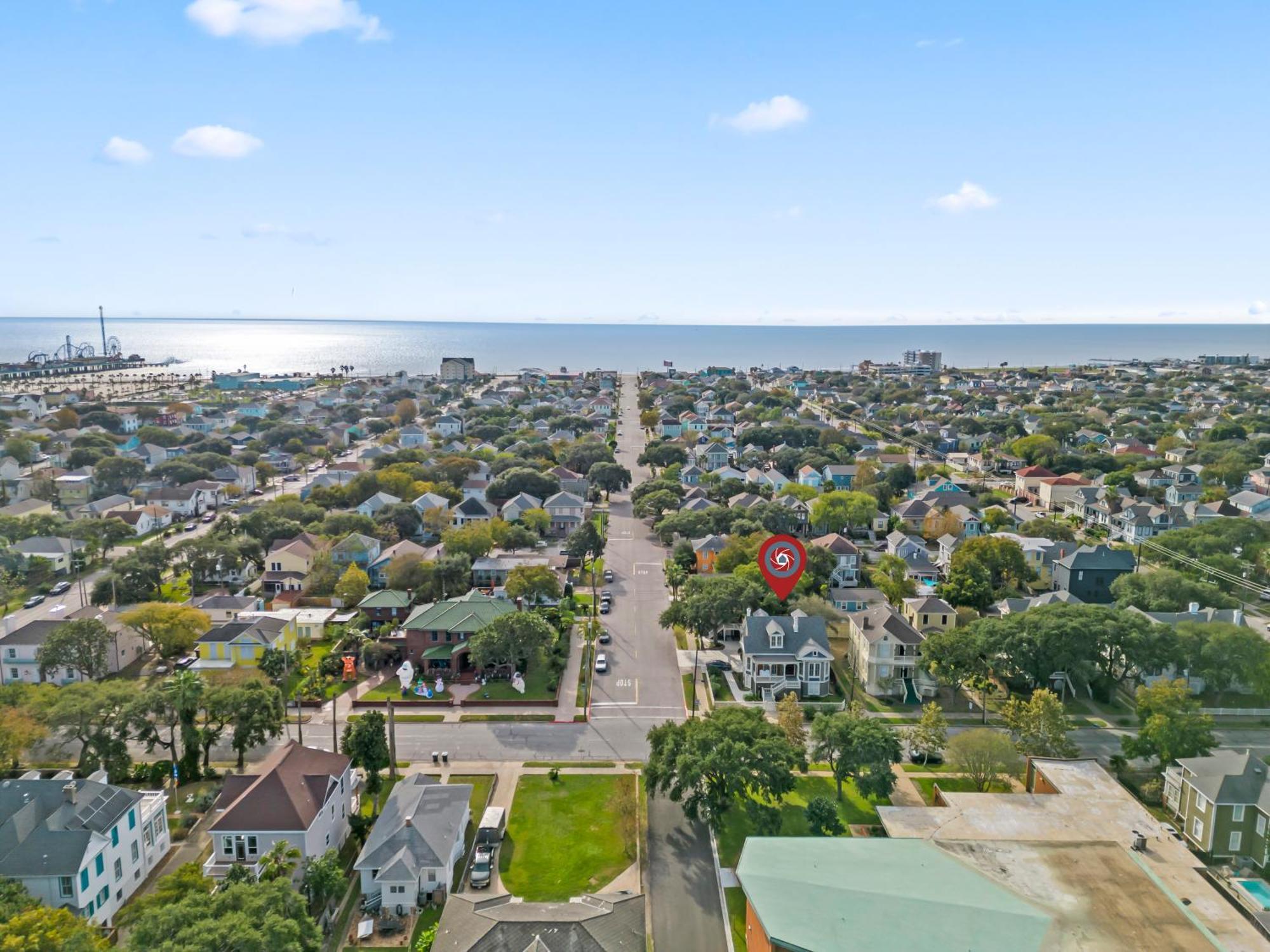 Historic Galveston Family Beach Home With 3 King Beds Buitenkant foto